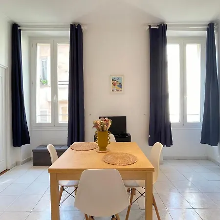 Renting - Grimaldi - Place Heart Of Golden Square - Ac - Fully Equipped *