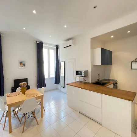 Apartment Renting - Grimaldi - Place Heart Of Golden Square - Ac - Fully Equipped