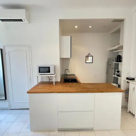 Renting - Grimaldi - Place Heart Of Golden Square - Ac - Fully Equipped Nice