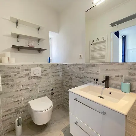 Apartment Renting - Grimaldi - Place Heart Of Golden Square - Ac - Fully Equipped *