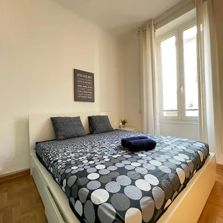 Renting - Grimaldi - Place Heart Of Golden Square - Ac - Fully Equipped Nice
